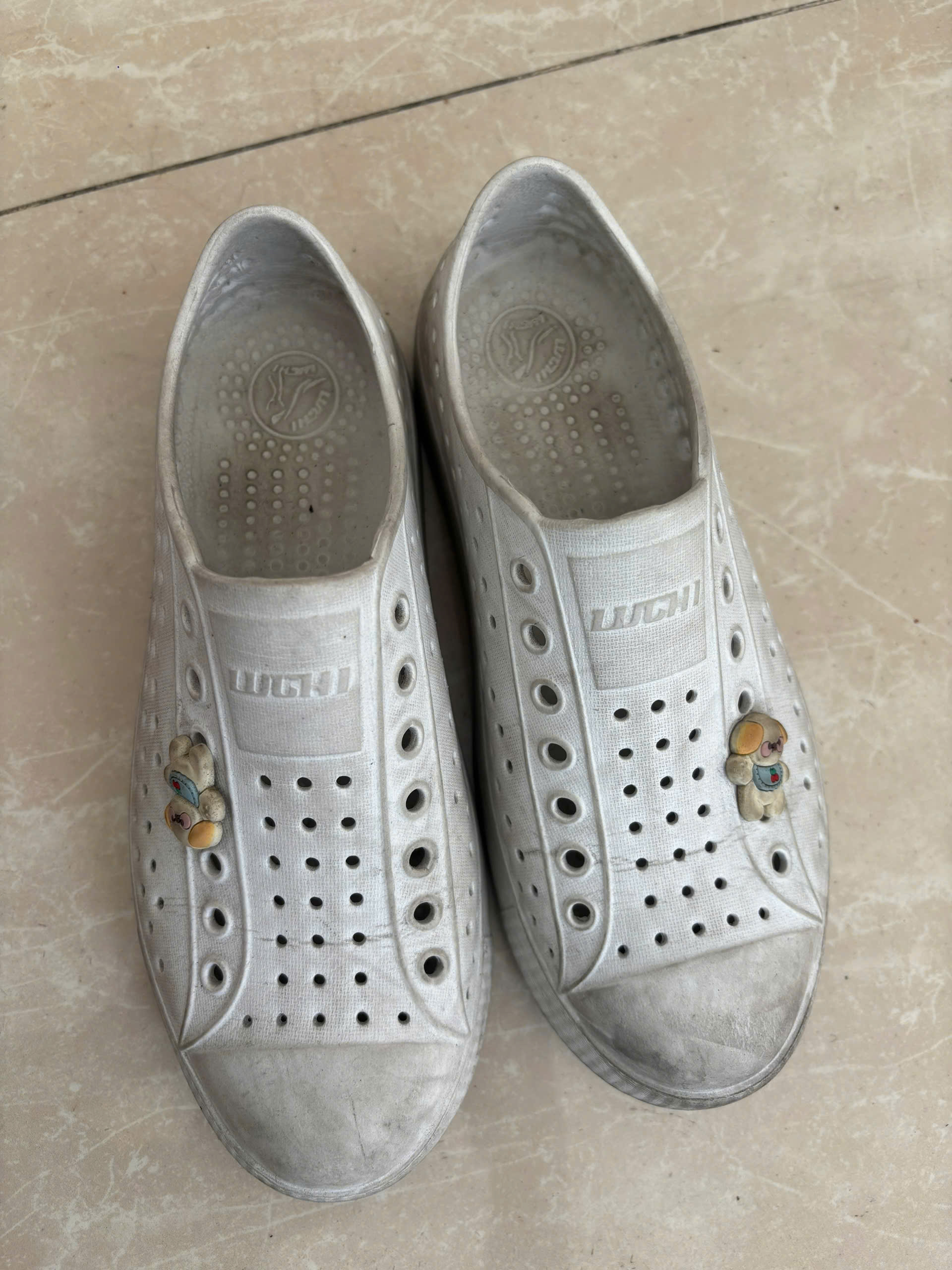 Giày trước khi xử lý - cặp 7